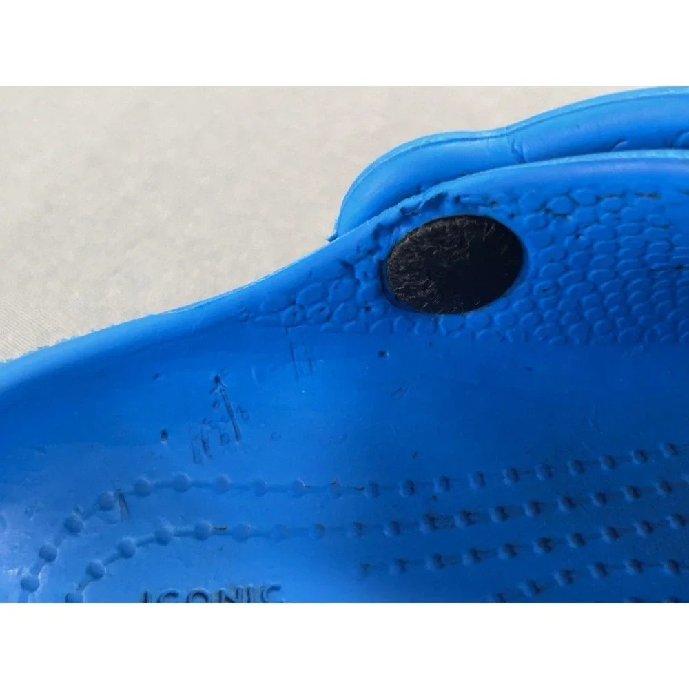 Crocs Iconic Comfort‎ Blue Classic Clog Kids Size 8 Has Wear